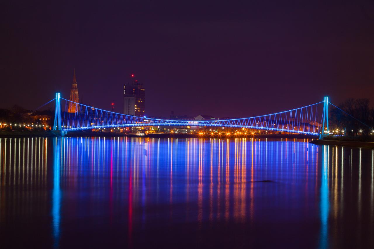 The Bridge - Private Parking Osijek