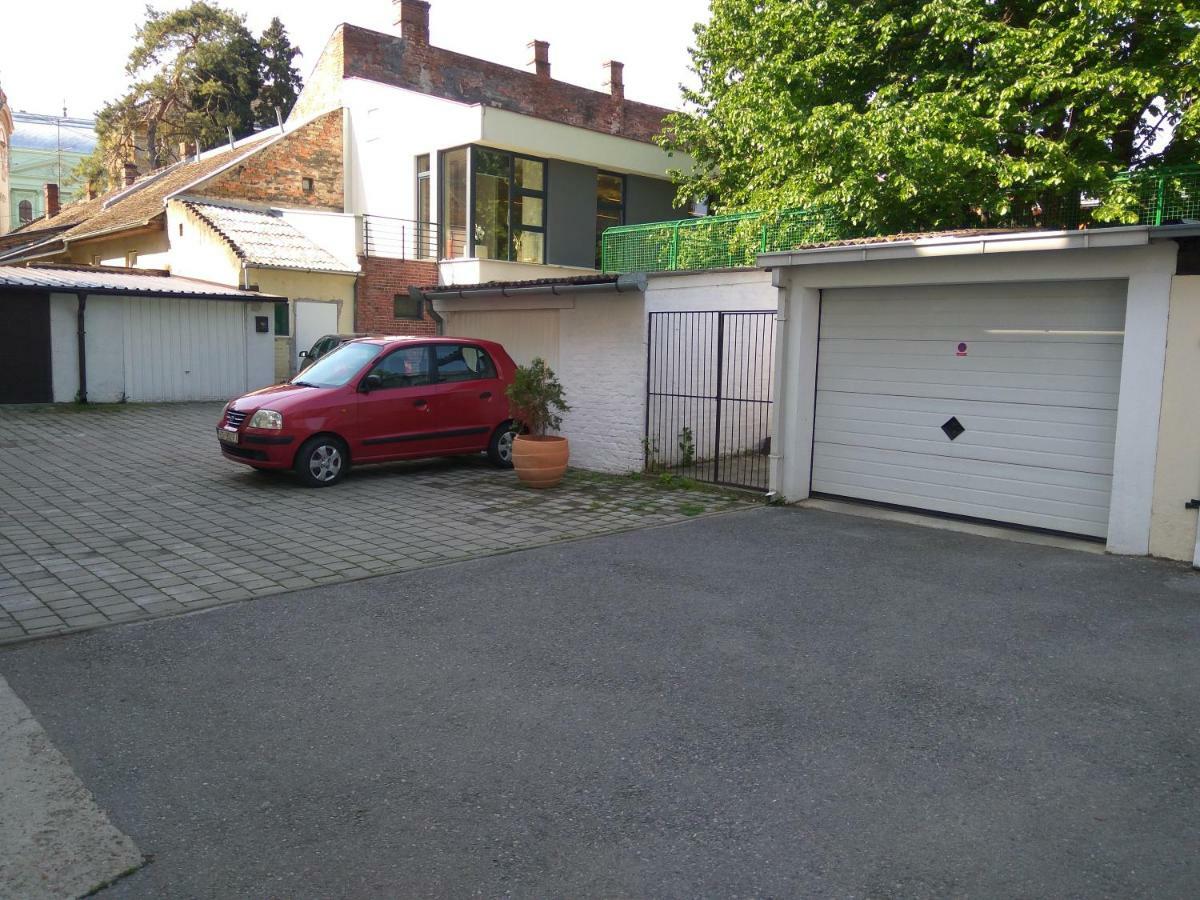 The Bridge - Private Parking Apartment